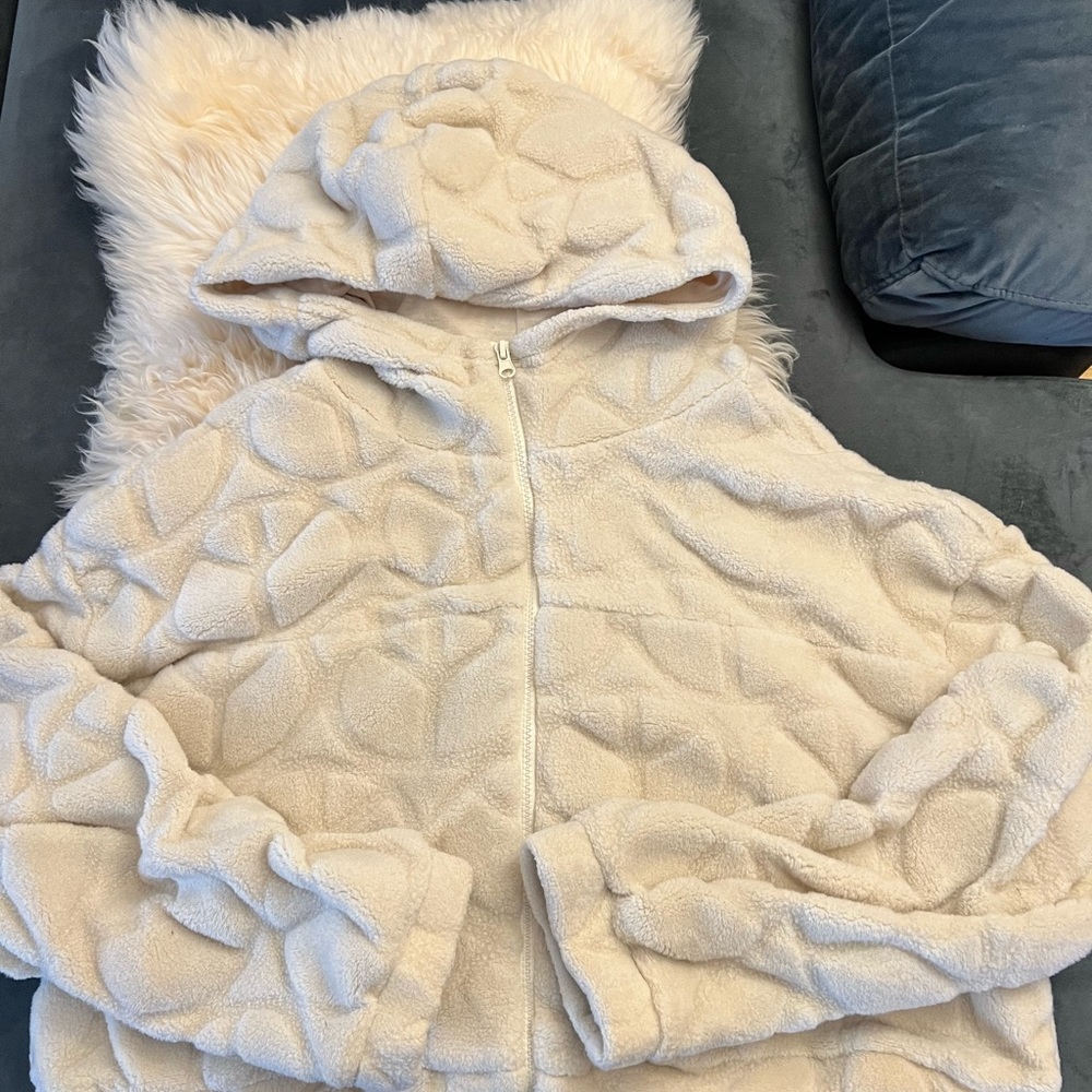 URBAN OUTFITTERS fleece jacket